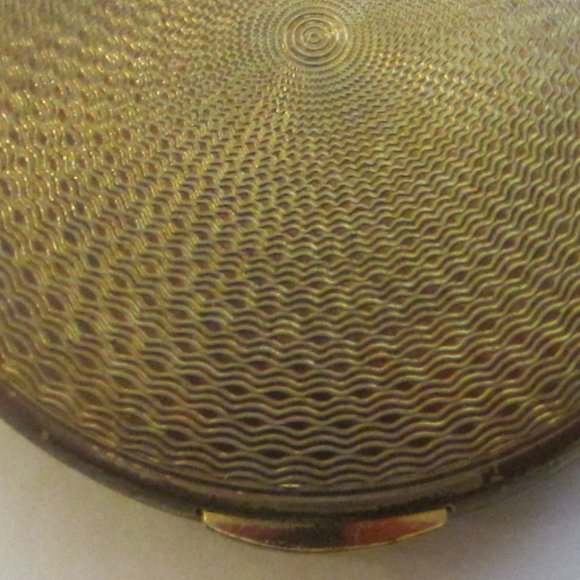 Kigu of London Mid Century Marcasite Medallion Powder Compact Made in England - Picture 12 of 12